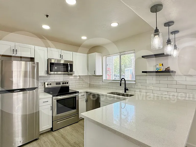 510 N Alma School Rd #303 — Photo 2