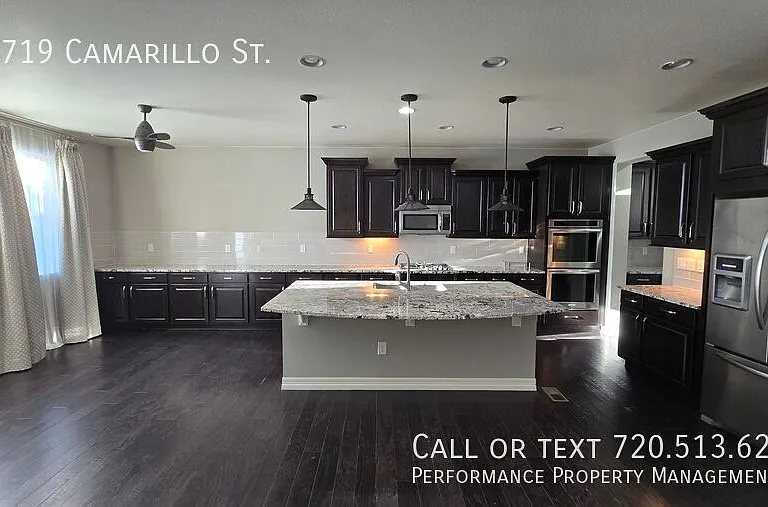 11719 Camarillo St — Photo 3