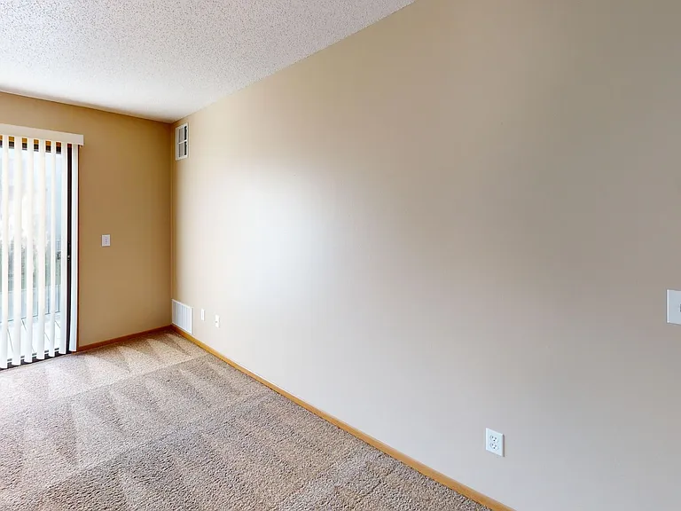 Dakota Park Apartments — Photo 20