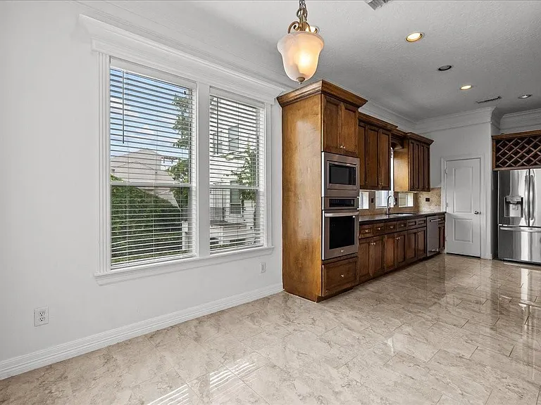 6118 Tyne St — Photo 12