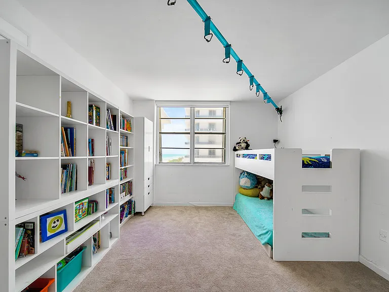 5825 Collins Ave #10G — Photo 7