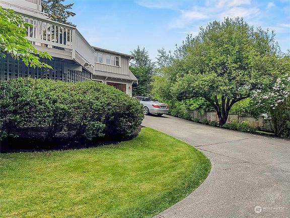 4th image of 368 Eakin Drive NE
