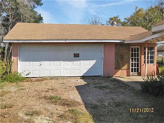 Detached garage