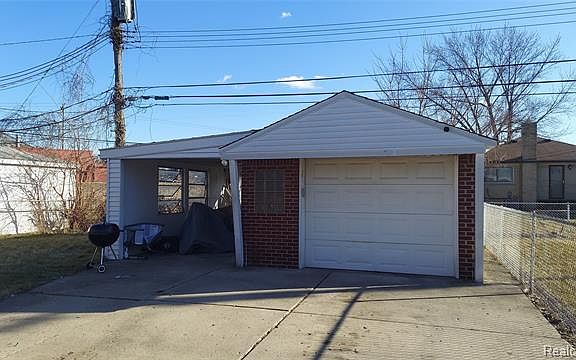 3rd image of 18536 Holland Ave