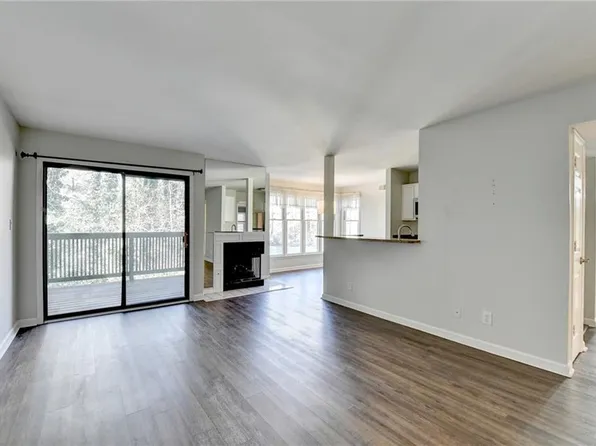 911 Garden Ct #911, Atlanta, GA 30328