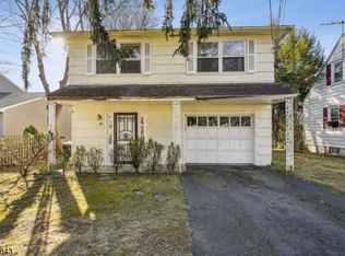 9 Oakwood Ave, Livingston, NJ 07039