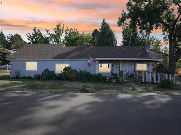 1931 SE Noble Ln, McMinnville, OR 97128