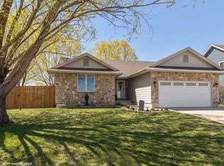 6200 NW 97th St, Johnston, IA 50131