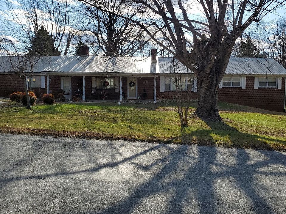 1st image of 10 Eastward Dr