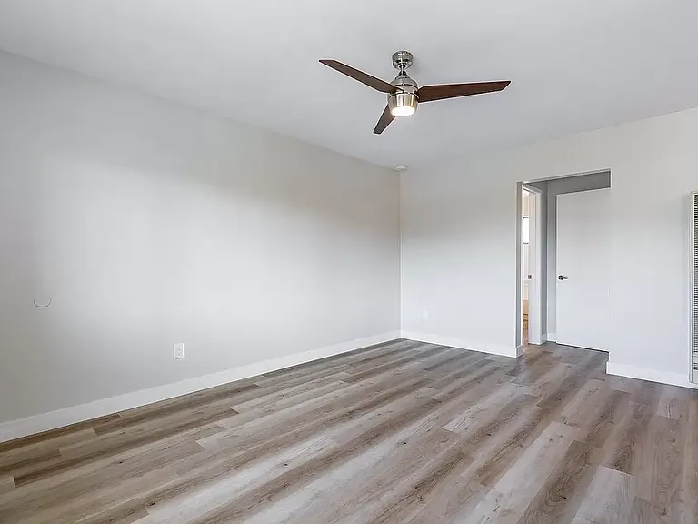 2003 Emerald St #6 — Photo 8