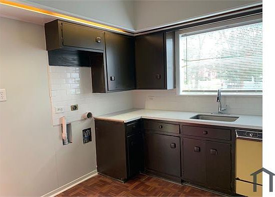 4th image of 2346 Evergreen Dr