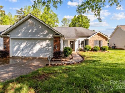 909 Jordans Pond Ln, Charlotte, NC, 28214