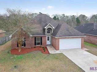 23586 S Point Dr, Denham Springs, LA 70726