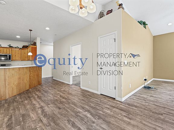 2nd image of 1174 Meadow Fork Rd APT 2