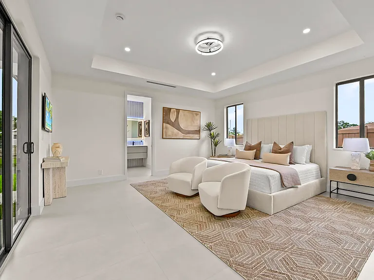 621 NW 42nd Ave — Photo 33