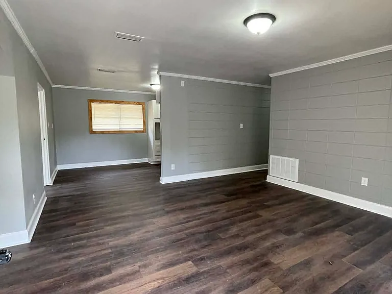 113 Lakeview Dr — Photo 2