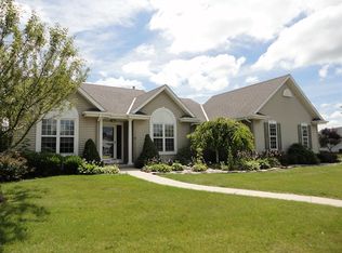 351 Settlement Rd, Hartford, WI 53027