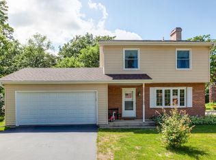 39490 N Rena Ave, Antioch, IL 60002