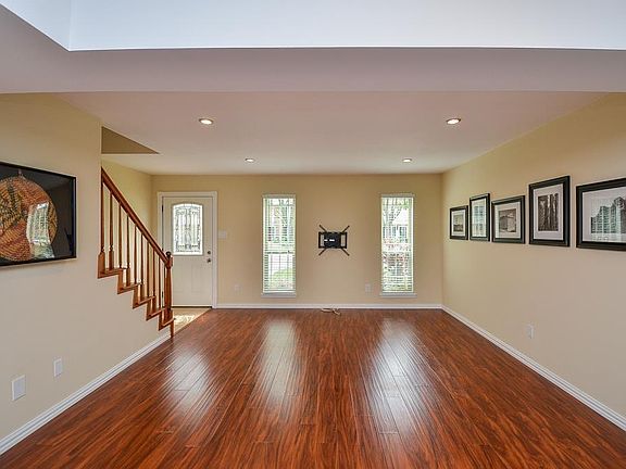4th image of 10290 Longmont Dr