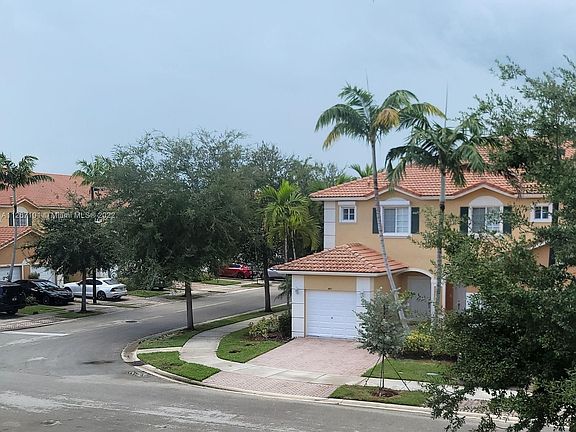 4th image of 570 Princess Dr #570