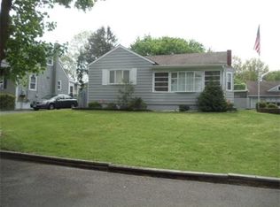 124 Burns St, Somerset, NJ 08873