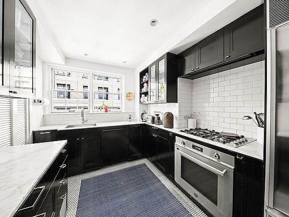 4th image of 51 5th Ave #7CD