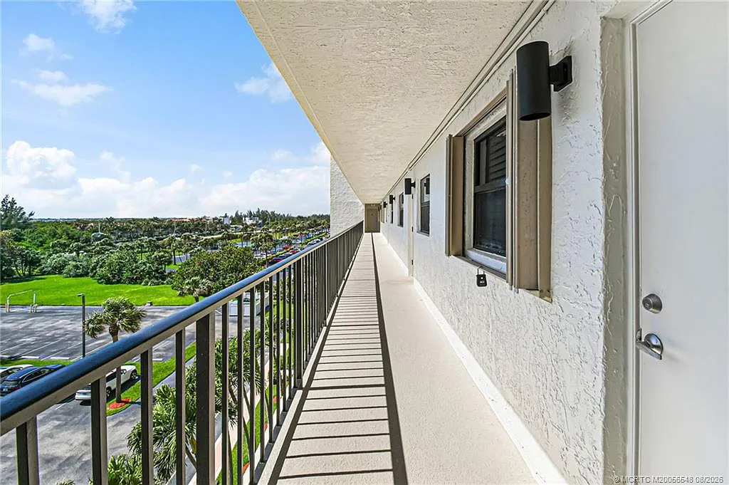 2 bed, 2.0 bath, 1021 sqft, $2,800 — Photo 4