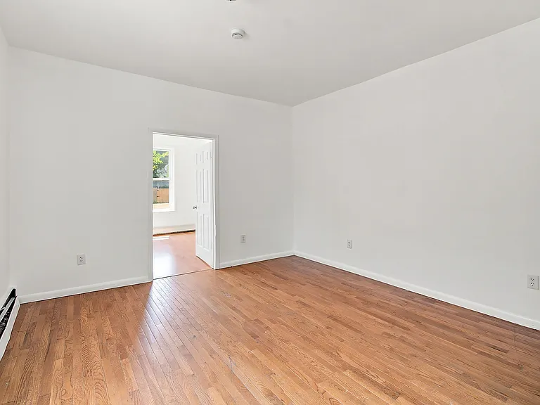 320 Hewitt St #1 — Photo 13