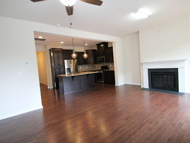 1044 Archibald Ave — Photo 9