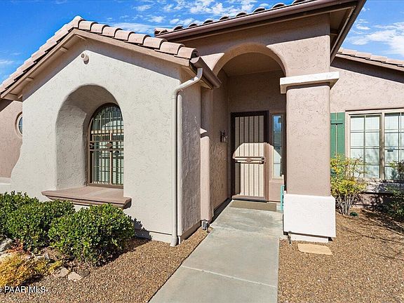 3rd image of 1121 N Half Hitch Rd