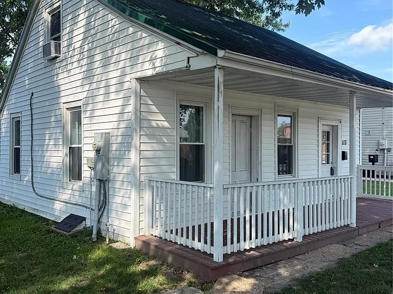 113 Main St — Photo 2