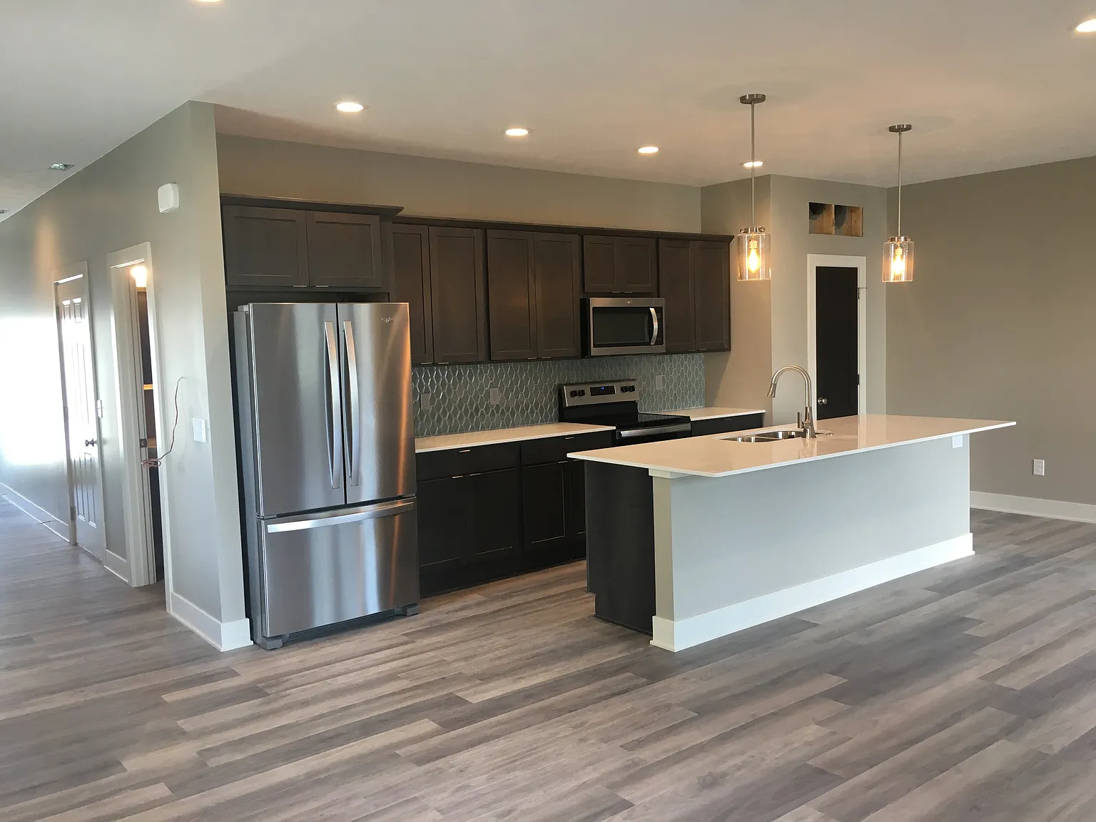 1623 W B St — Photo 1