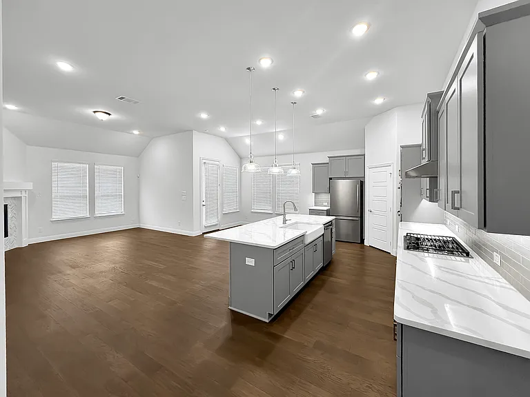 3900 Starlight Creek Dr — Photo 4