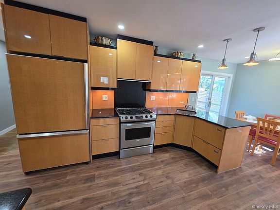 2nd image of 2711 W Alder Road