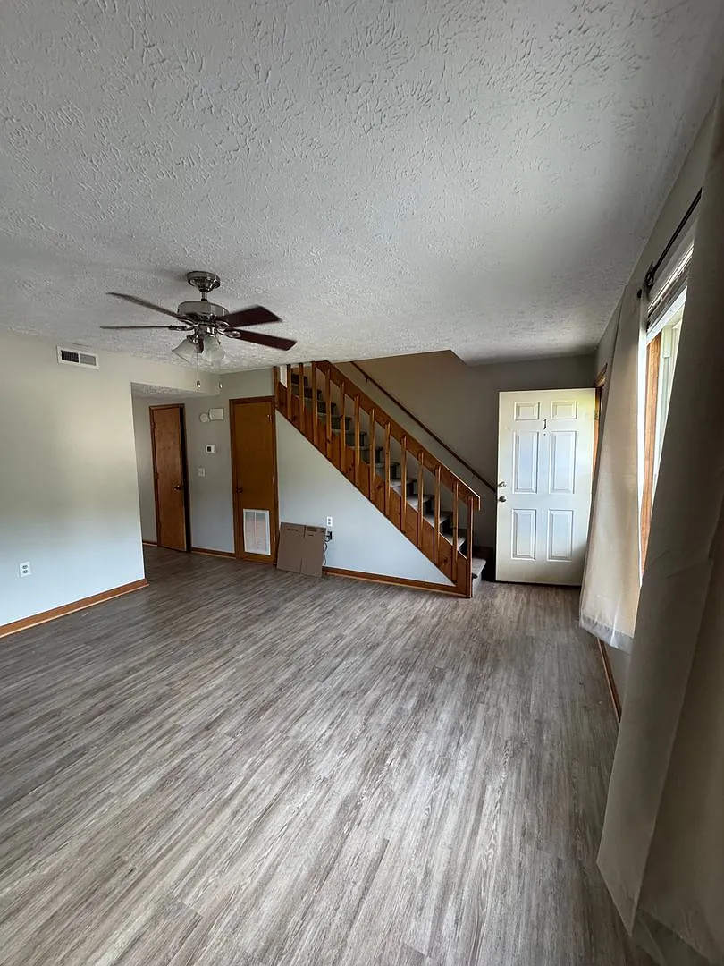 4774 Mayfield Dr #1-4 — Photo 3