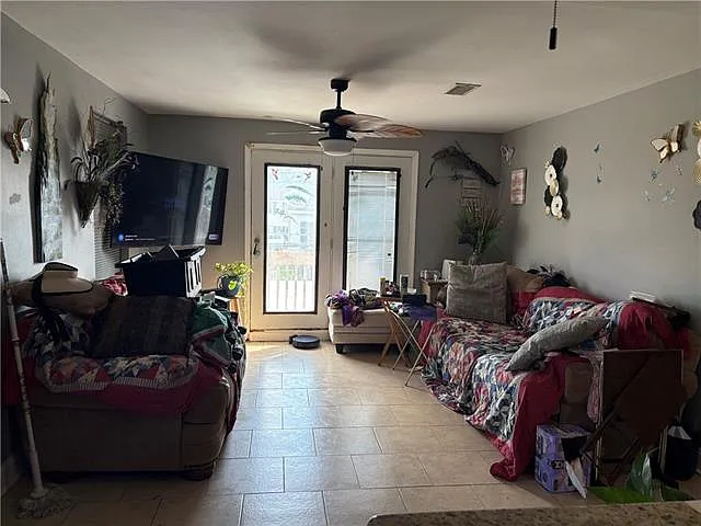 3 bed, 2.5 bath, 1500 sqft, $1,900 — Photo 3