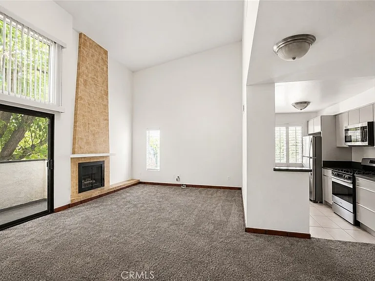 5255 Bellingham Ave — Photo 2