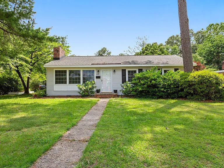 1201 Roberts Rd — Photo 1