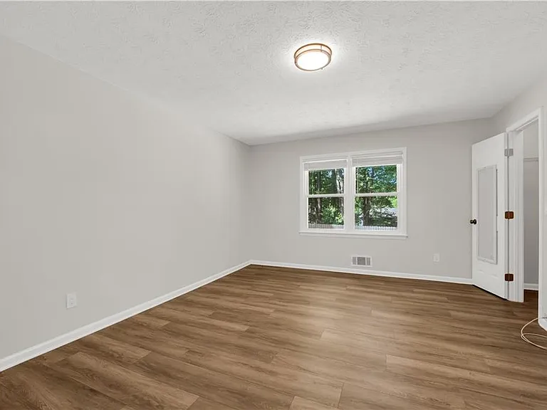 5722 Port Dr — Photo 5
