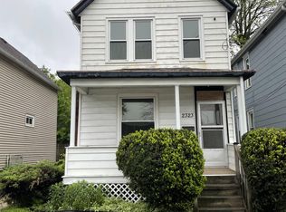 2323 Jackson St, Dubuque, IA 52001