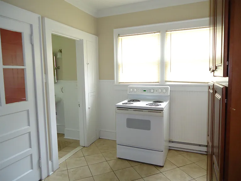 1442 Greystone Ter — Photo 4