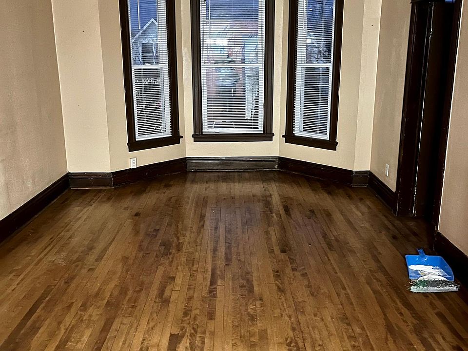1st image of 4220 S Richmond St #2