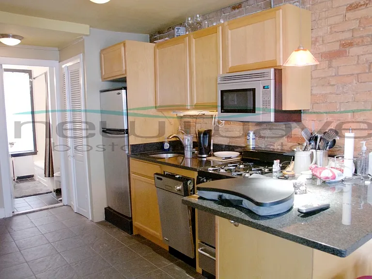 33 Gray St #2 — Photo 9