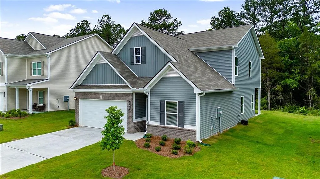 3 bed, 2.5 bath, 2231 sqft, $2,200 — Photo 1