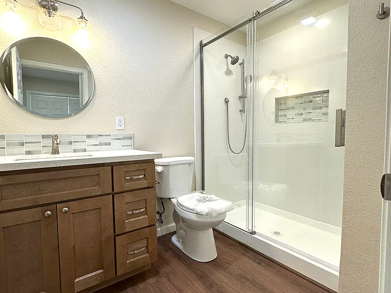 404 Albrecht St — Photo 10
