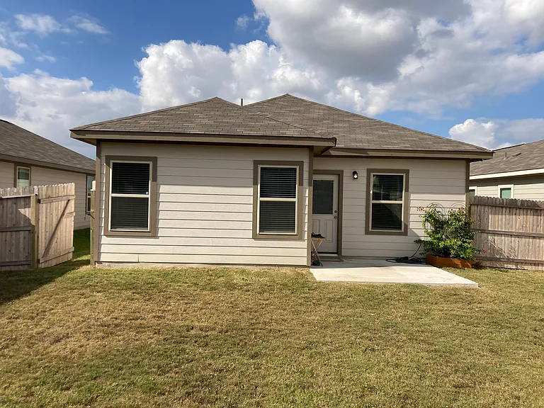 141 Buttercup Bnd — Photo 20
