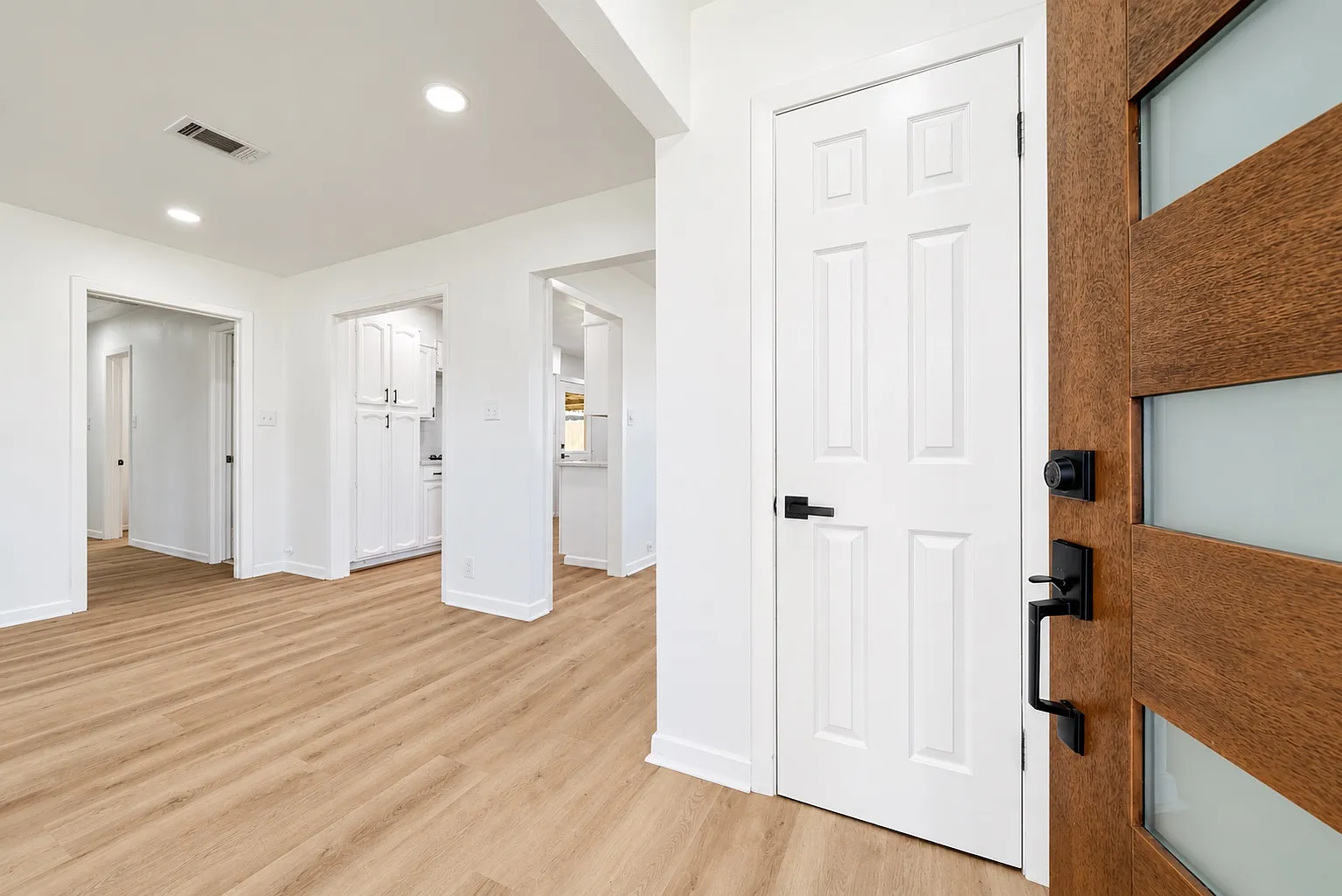 3 bed, 1350 sqft, $1,950 — Photo 3