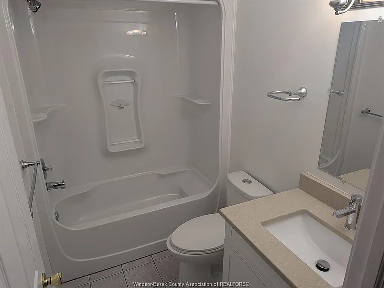 1050 Hickory Rd #2 — Photo 7