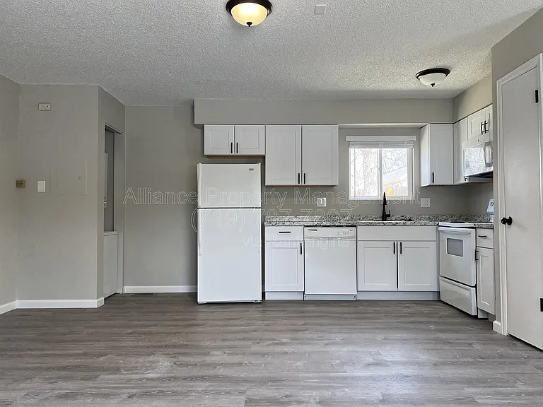 2458 E Willamette Ave — Photo 9