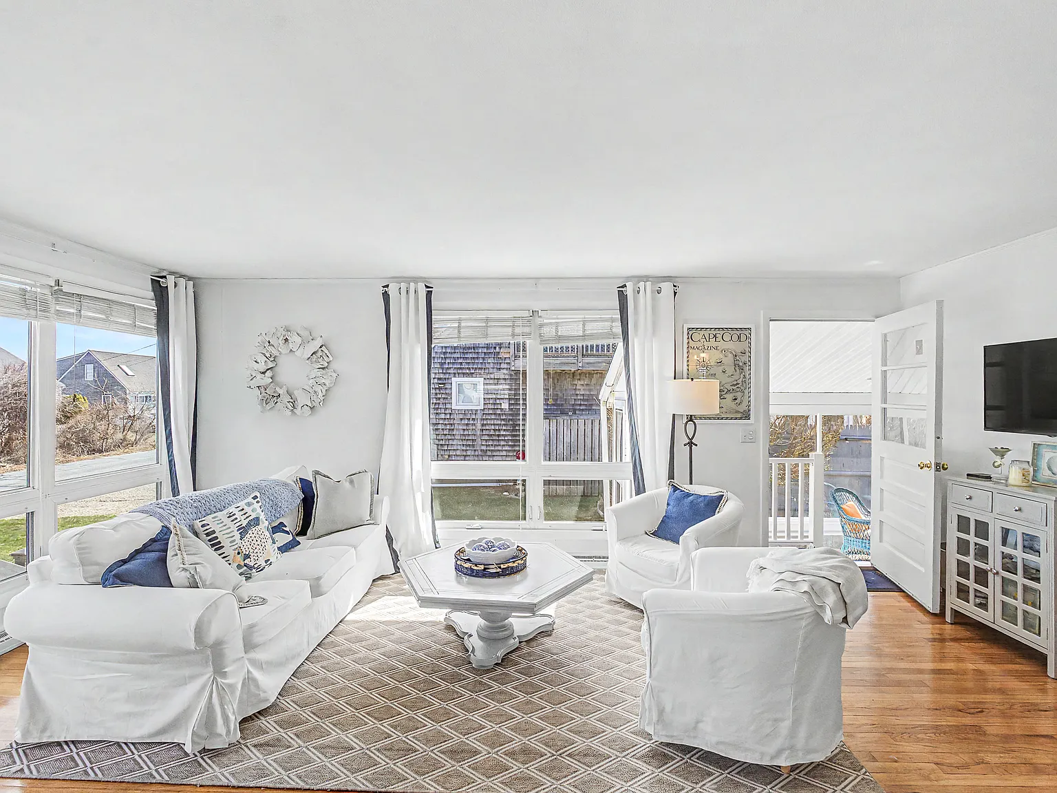 2 bed, 640 sqft, $2,000 — Photo 4